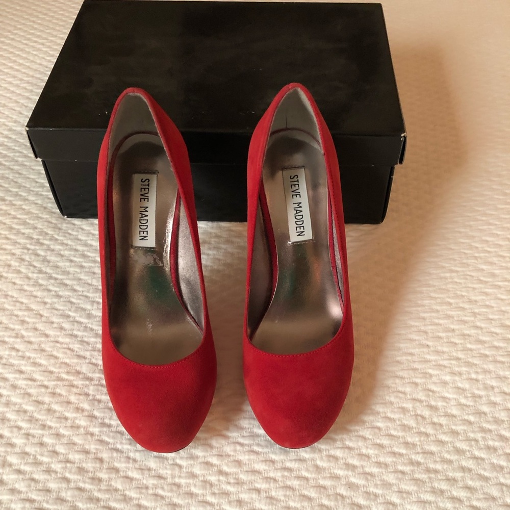 STEVE MADDEN RED SUEDE HEELS
